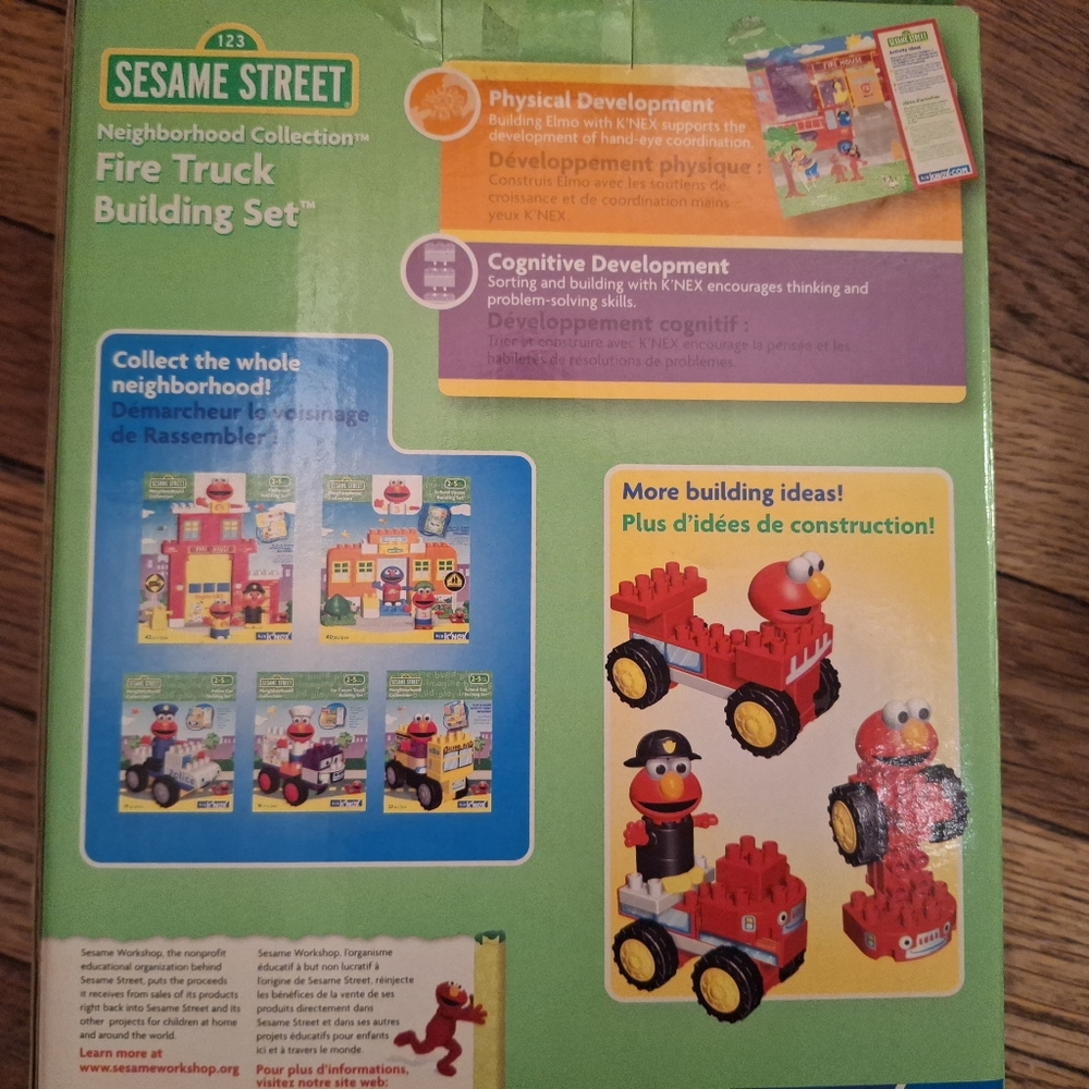 Great NEW sesame street elmo firetruck building set